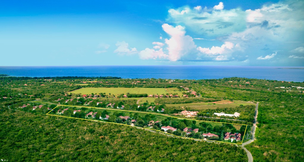 LA CATALINA Real Estate Tropical